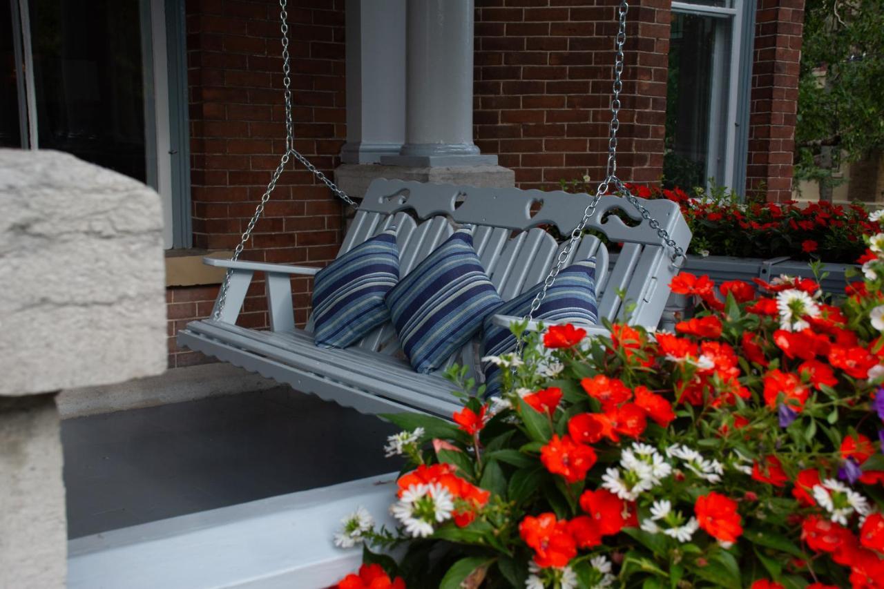 The Secret Garden Inn Kingston Exterior foto